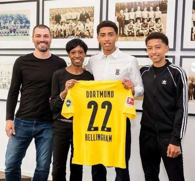 也折射出英 也折射出英